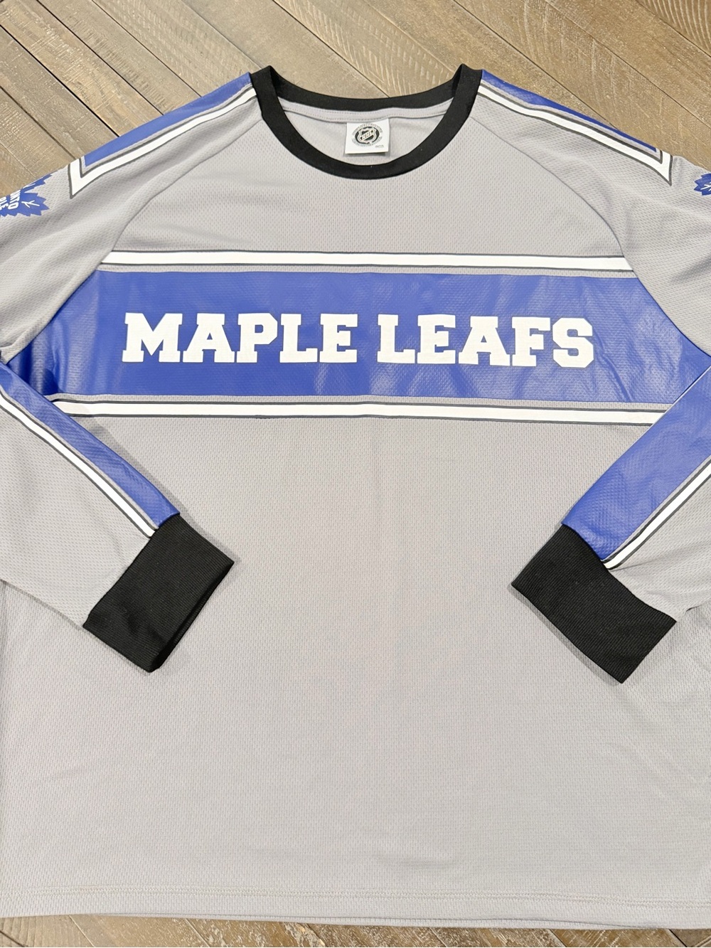 Vintage Toronto Maple Leafs NHL Long Sleeve Hockey Shirt – Men’s XL